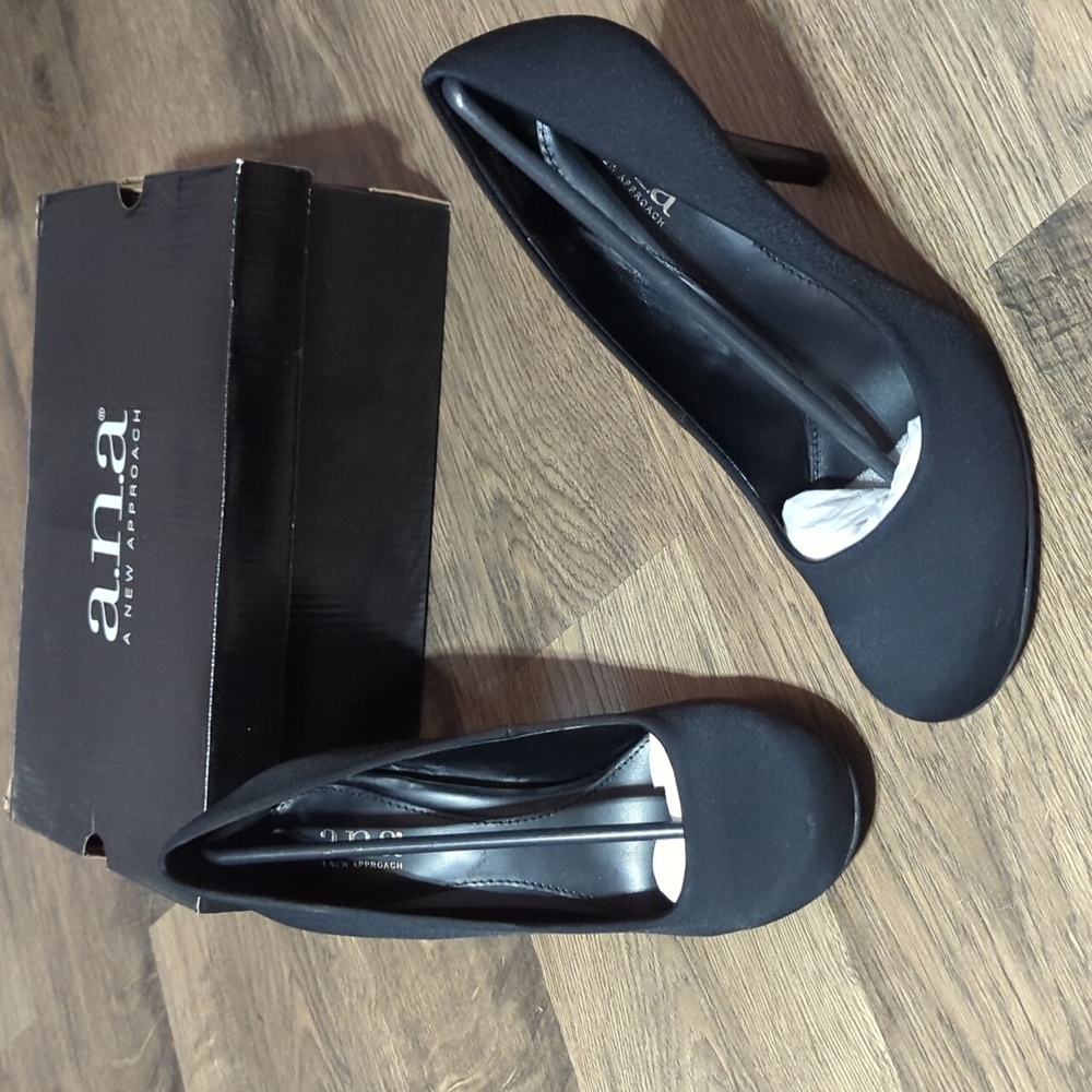 A.N.A. Round Toed Black Heels